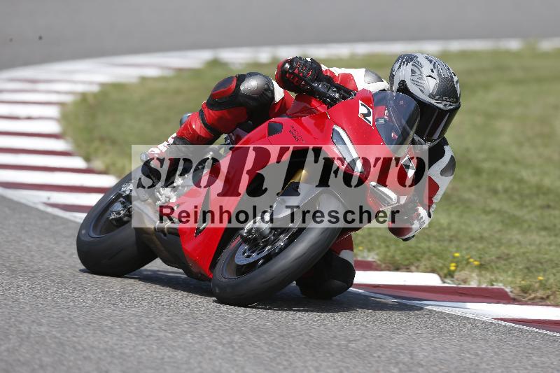 Archiv-2025/49 26.08.2025 Cornu Master School ADR/rot-rouge/27